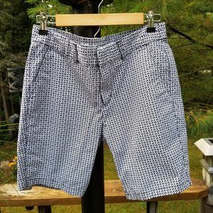 NWOT KHAKIS GAP CITY 9 INCH BERMUDA SHORTS